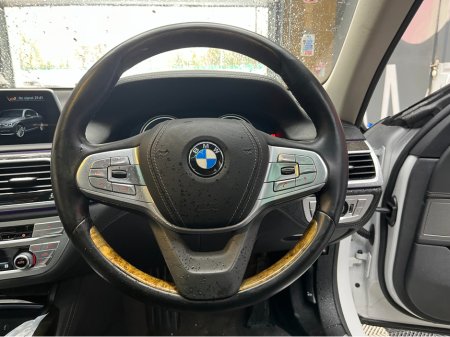 2017 BMW 7 Series - thumbnail 10