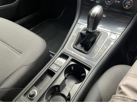 2019 Volkswagen Golf - thumbnail 17