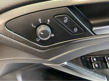 2018 Volkswagen Golf - thumbnail 18