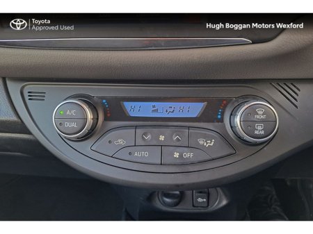 2018 Toyota Yaris - thumbnail 17