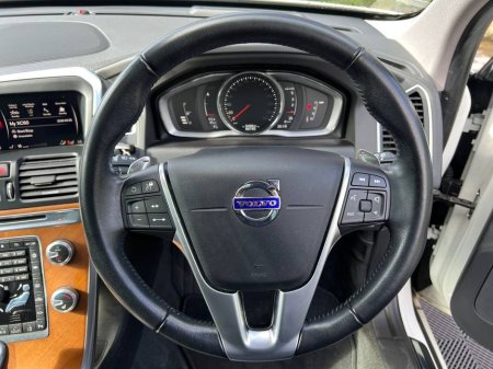 2017 Volvo XC60 - thumbnail 6