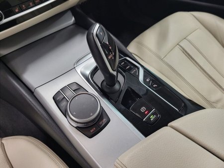 2021 BMW 5 Series - thumbnail 10