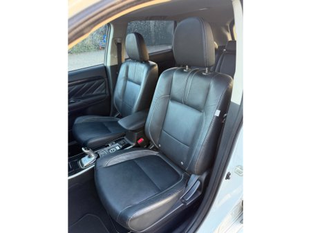 2017 Mitsubishi Outlander - thumbnail 17