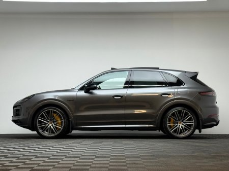 2020 Porsche Cayenne - thumbnail 4