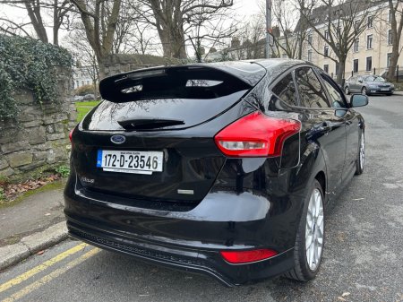 2017 Ford Focus - thumbnail 8