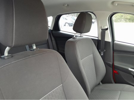 2015 Ford Focus 2014MY EDITION 1.6 95PS 4DR €8,950 thumbnail