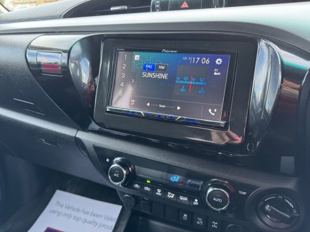 2018 Toyota Hilux - thumbnail 18