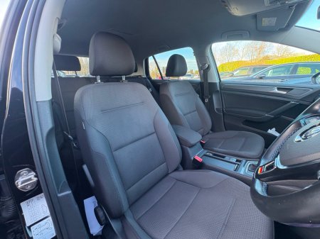 2020 Volkswagen Golf E Golf Elec 136PS 5DR Auto €15,950 thumbnail