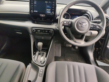 2021 Toyota Yaris - thumbnail 9