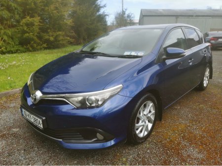 2016 Toyota Auris - thumbnail 4