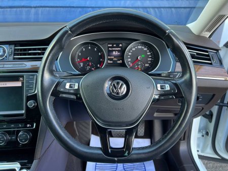 2016 Volkswagen Passat VARIANT HIGHLINE 1.4 TSI * HUGE SPEC * // DRIVER MASSAGE SEAT // REVERSE CAMERA // LANE ASSIST €18,950