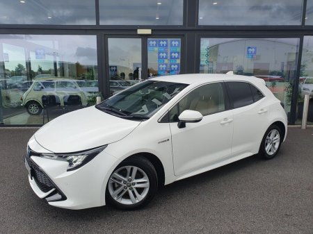 2019 Toyota Corolla HALF LEATHER * 1.8 SELF CHARGING HYBRID €19,500