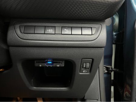 2019 Peugeot 2008 €15950! 2019 PEUGEOT 2008 ALLURE 1.2 AUTOMATIC / REVERSE CAMERA / HEATED SEATS / PANORAMIC SUNROOF €15,950 thumbnail