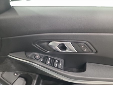 2025 BMW 3 Series - thumbnail 23