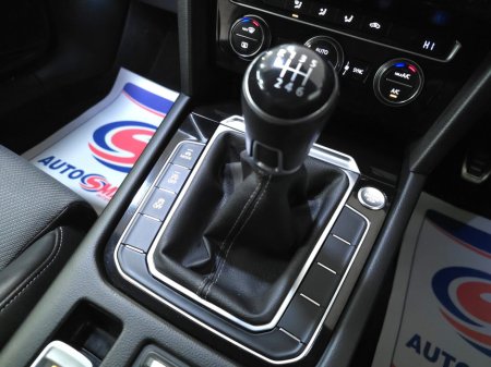 2015 Volkswagen Passat  €15,950 thumbnail