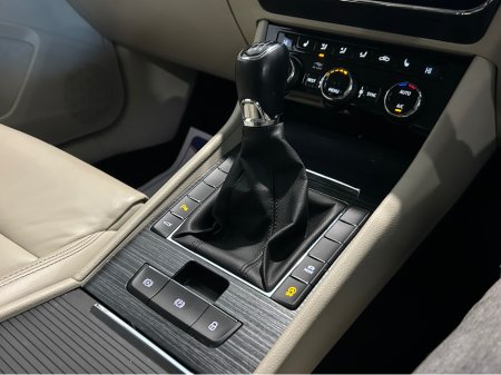 2023 Skoda Superb C STYLE 2.0 TDI 150 €34,900 thumbnail