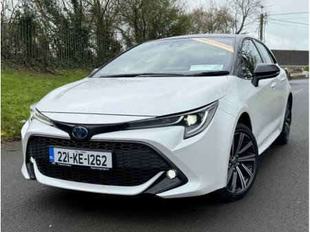 2022 Toyota Corolla 1.8 Hybrid Luna Sport Hatchback €26,950 thumbnail