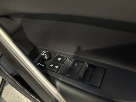 2024 Toyota Corolla Cross CROSS SPORT 1.8 HYBRID AUTO €37,750 thumbnail