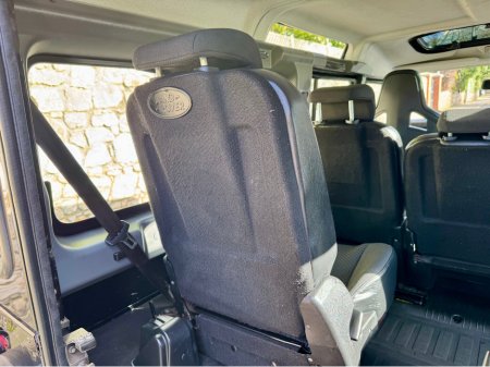 2011 Land Rover Defender - thumbnail 23