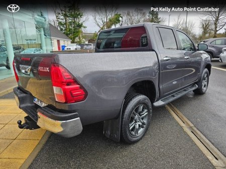 2024 Toyota Hilux - thumbnail 2