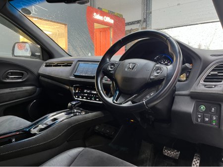 2017 Honda Vezel €16950! 2017 HONDA VEZEL RS HYBRID SENSING 1.5 AUTOMATIC / CRUISE CONTROL / REVERSE CAMERA / HEATED SEATS / PADDLE SHIFTERS AND MORE €16,950 thumbnail