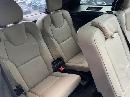 2025 Volvo XC90 - thumbnail 7