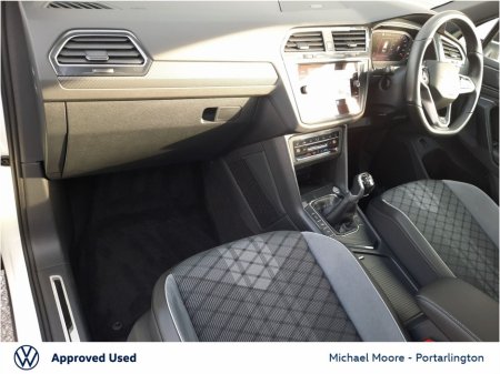 2023 Volkswagen Tiguan - thumbnail 4