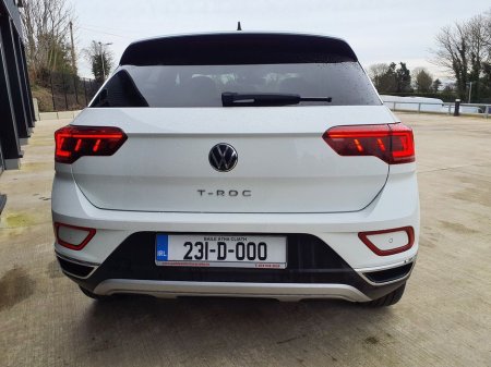 2023 Volkswagen T-Roc 2.0 TDi Sport DSG 150PS €30,950 thumbnail