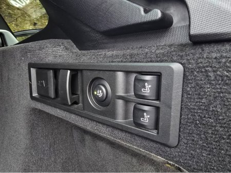 2021 BMW 3 Series - thumbnail 34