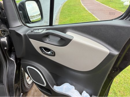 2018 Nissan NV300 LWB 125 SV 4DR €9,960 thumbnail