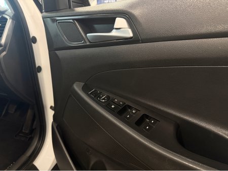 2016 Hyundai Tucson - thumbnail 11