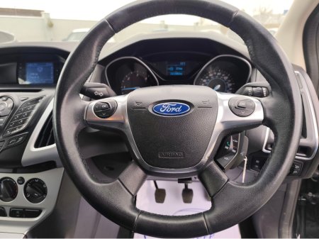2012 Ford Focus - thumbnail 11