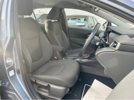 2023 Toyota Corolla LUNA SALOON 4DR AUTO 1.8 PETROL/ELECTRIC SELF CHARGING HYBRID €21,950 thumbnail