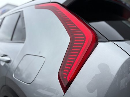 2023 Kia Niro - thumbnail 9