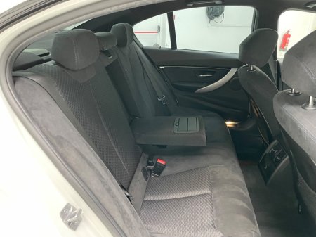 2016 BMW 3 Series - thumbnail 14