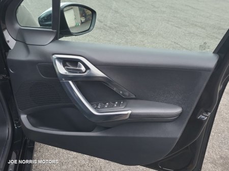 2016 Peugeot 2008 - thumbnail 25