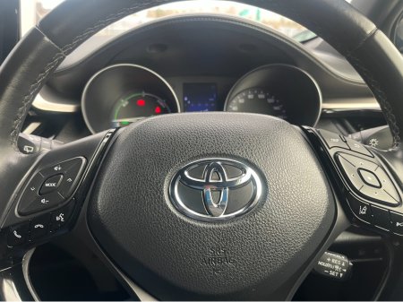 2019 Toyota C-HR 1.8 HYBRID AUTOMATIC HIGH SPEC €18,450 thumbnail