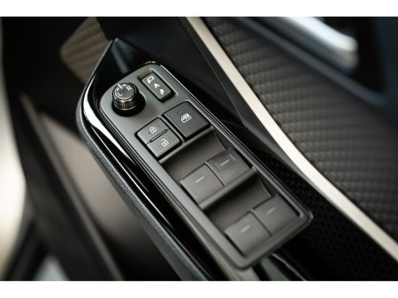 2023 Toyota C-HR SOL HYBRID €26,899 thumbnail