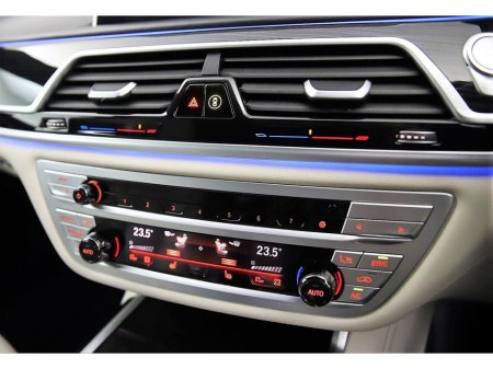 2020 BMW 7 Series - thumbnail 22