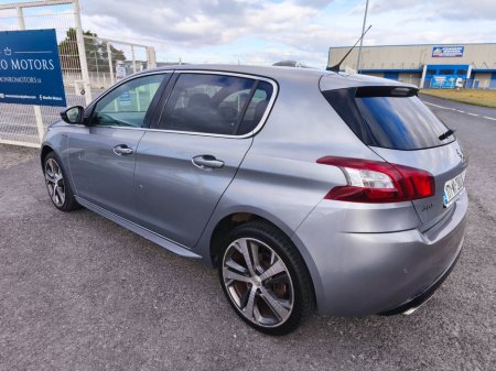 2017 Peugeot 308 - thumbnail 5