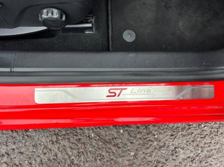 2020 Ford Focus ST-LINE 5DR 1.0T 125BHP  PETROL €17,999 thumbnail