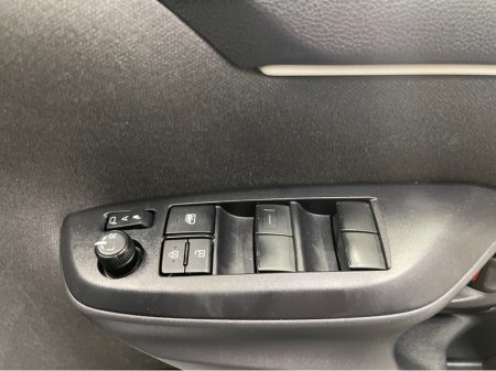 2020 Toyota Yaris - thumbnail 11