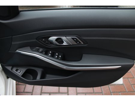 2019 BMW 3 Series 2.0D X-DRIVE M-SPORT PRO PLUS 4DR SALOON AUTO // 1 OWNER WITH ONLY 91,000 KM'S // BUY WITH CONFIDENCE AA AND SIMI APPROVED DEALER 2026 // FINANCE ARRANGED // ALL TRADE INS WELCOME // €33,950 thumbnail