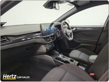 2023 Ford Focus - thumbnail 4