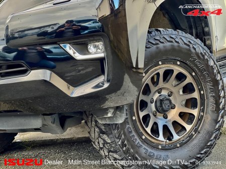 2022 Toyota Landcruiser PRADO 4x4 BOSS thumbnail