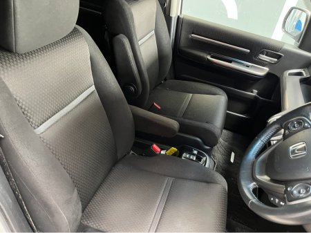 2018 Honda Stepwagon - thumbnail 10