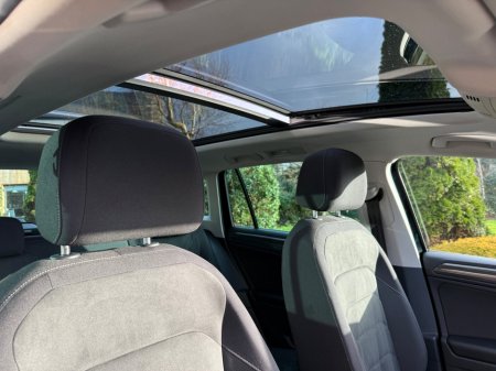 2017 Volkswagen Tiguan - thumbnail 11