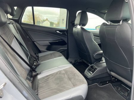 2023 Volkswagen ID.4 PRO LIFE 77KWH // DIGITAL CLUSTER // APPLE CARPLAY/ANDROID AUTO // DIAMOND CUT ALLOYS €24,250 thumbnail