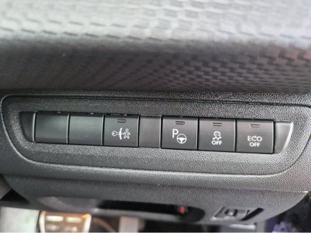 2017 Peugeot 208 ALLURE 1.2 PETROL 5DR AUTOMATIC €10,950 thumbnail