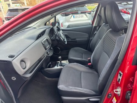 2016 Toyota Yaris - thumbnail 6